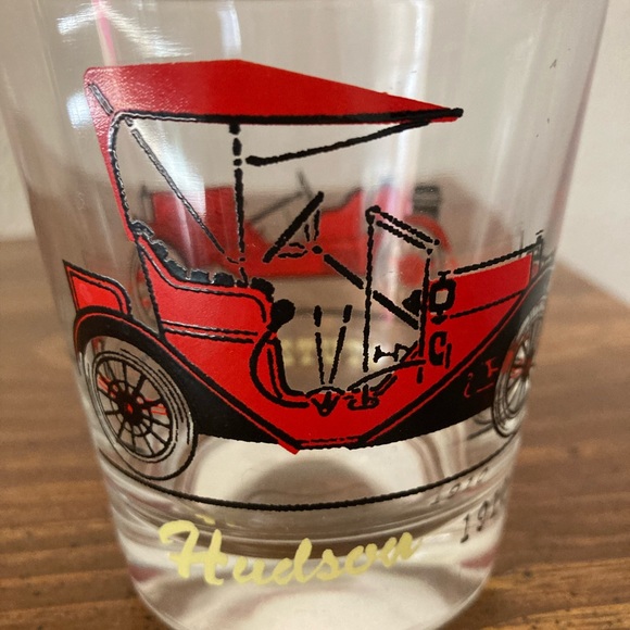 Classic Cars Drinking Glass Set - Picture 8 of 9
